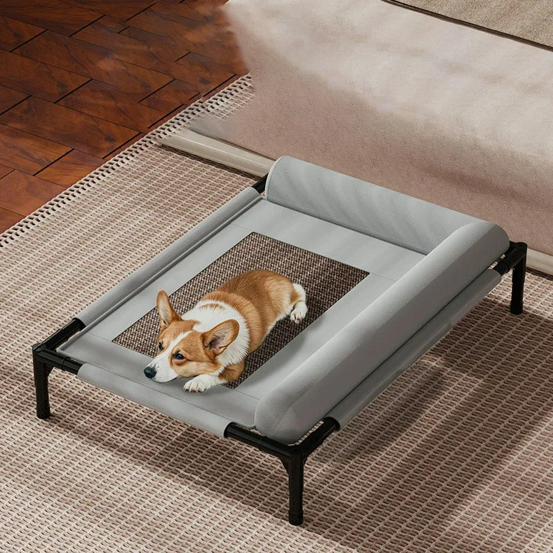 Pet descansando em cama elevada Lupzy com conforto