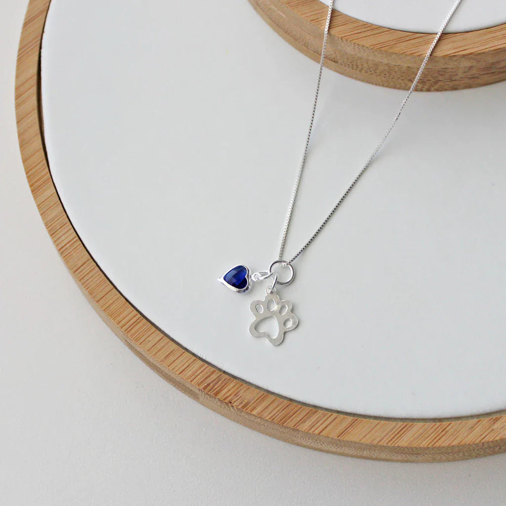Colar Patuá Patinha com Coração Azul em Prata 925 – Lupzy™ | Amor Pet com Toque de Safira - Imagem 2